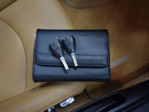 Used 2009 Porsche 911 Carrera 4S image 6