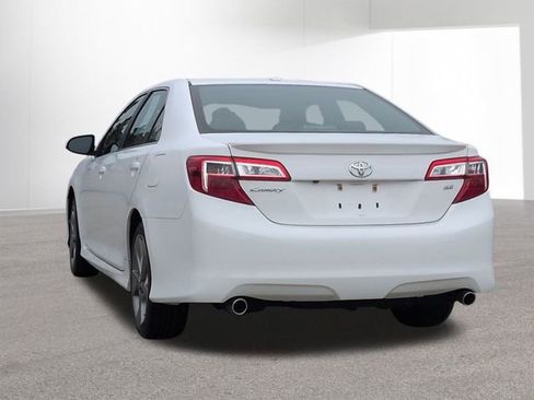 Used 2012 Toyota Camry SE image 8