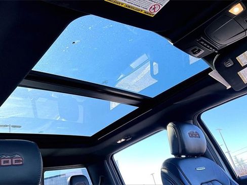 Used 2022 Ford F250 Platinum w/ Tremor Off-Road Package image 28