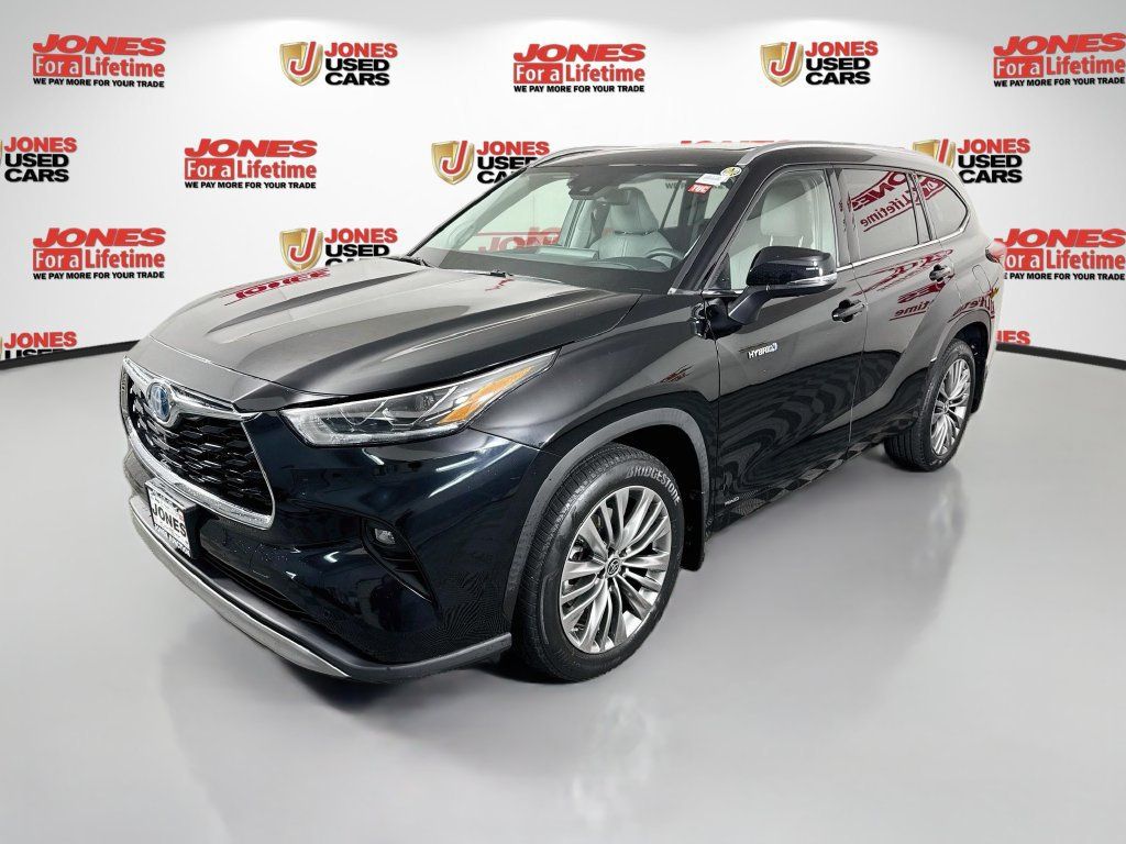Certified 2020 Toyota Highlander Platinum AWD/4WD image 15