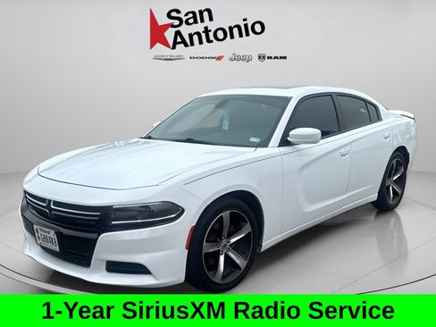 Used 2017 Dodge Charger SE w/ Power Sunroof Group RWD image 6