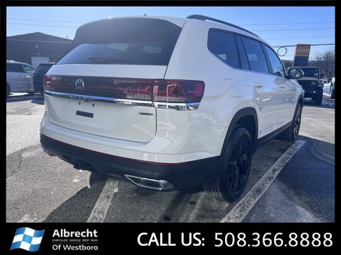 Used 2025 Volkswagen Atlas SE image 5