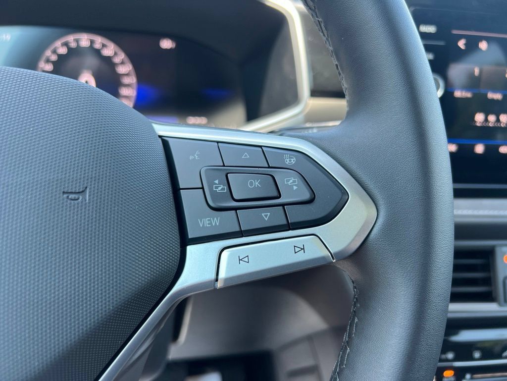 New 2026 Volkswagen Taos SE FWD image 18