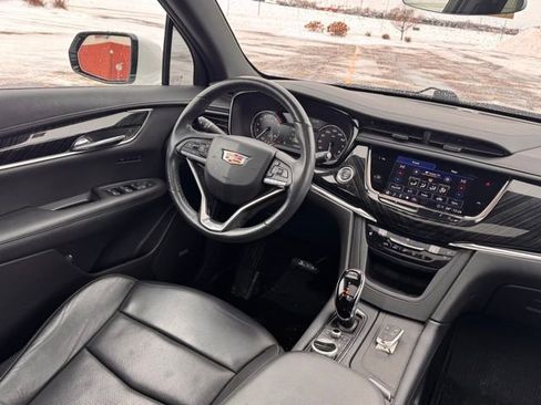 Used 2021 Cadillac XT6 Premium Luxury image 13