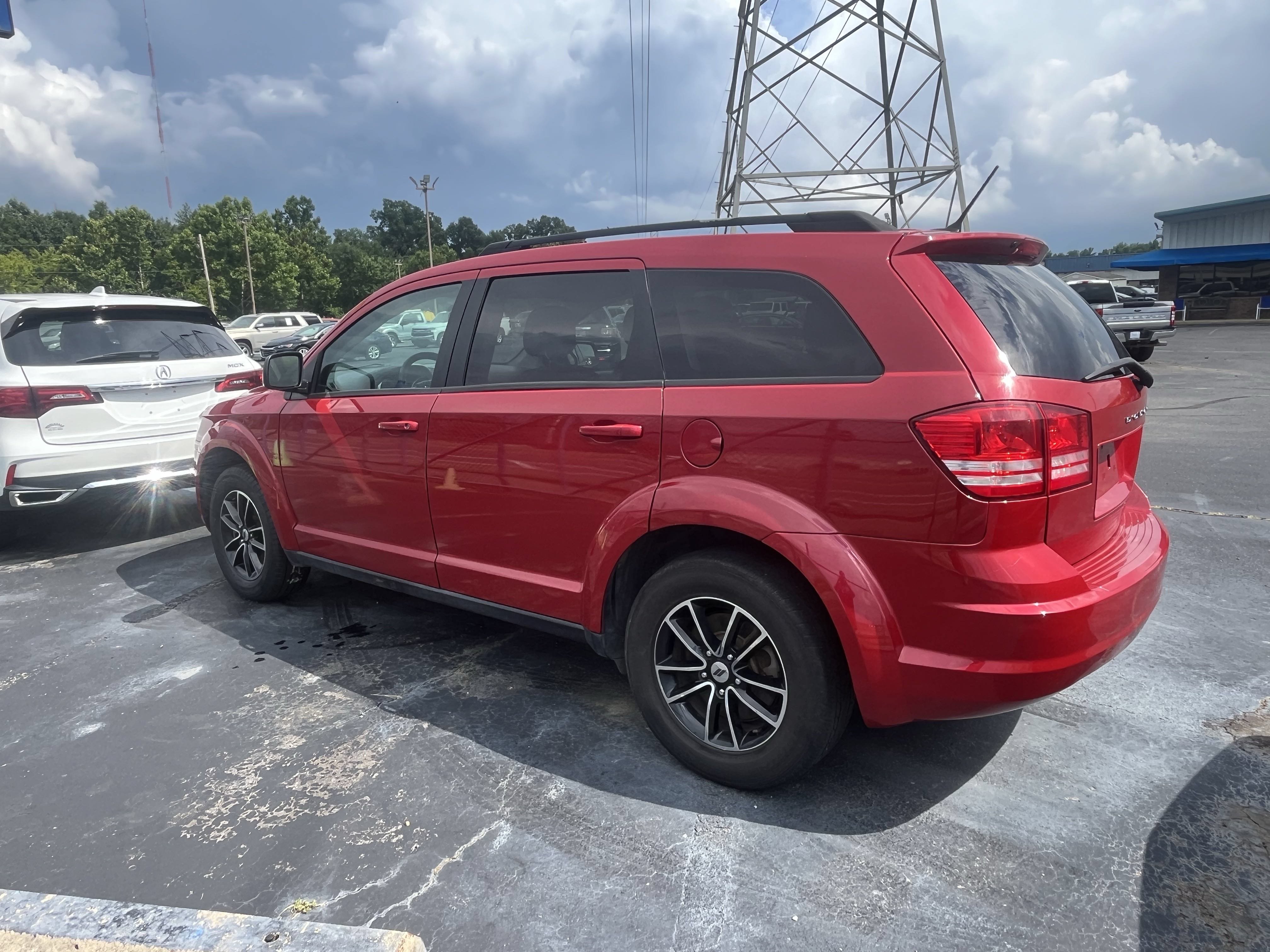 Used 2018 Dodge Journey SE w/ Blacktop Package FWD image 3