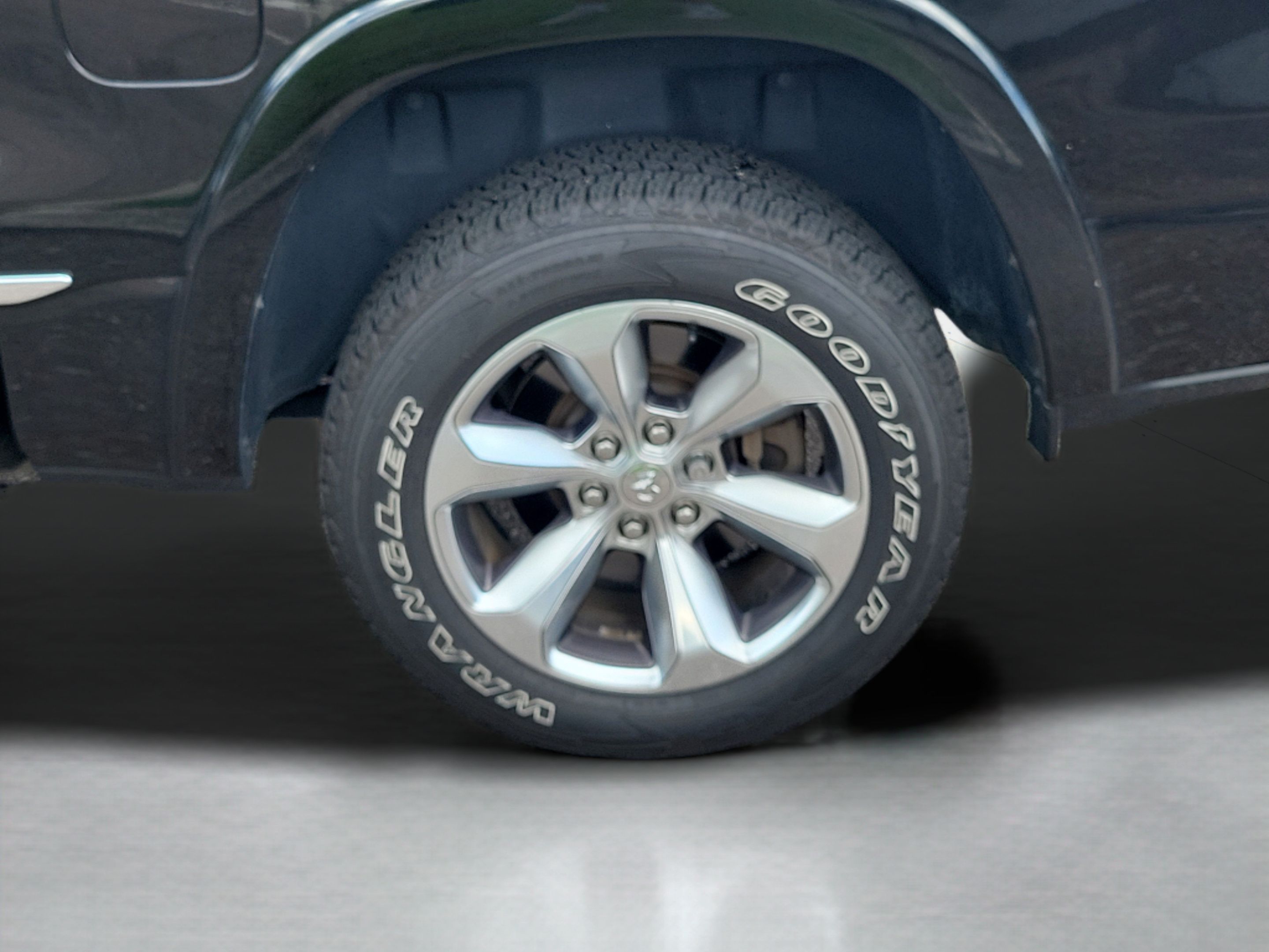 Used 2022 RAM 1500 Limited AWD/4WD image 28