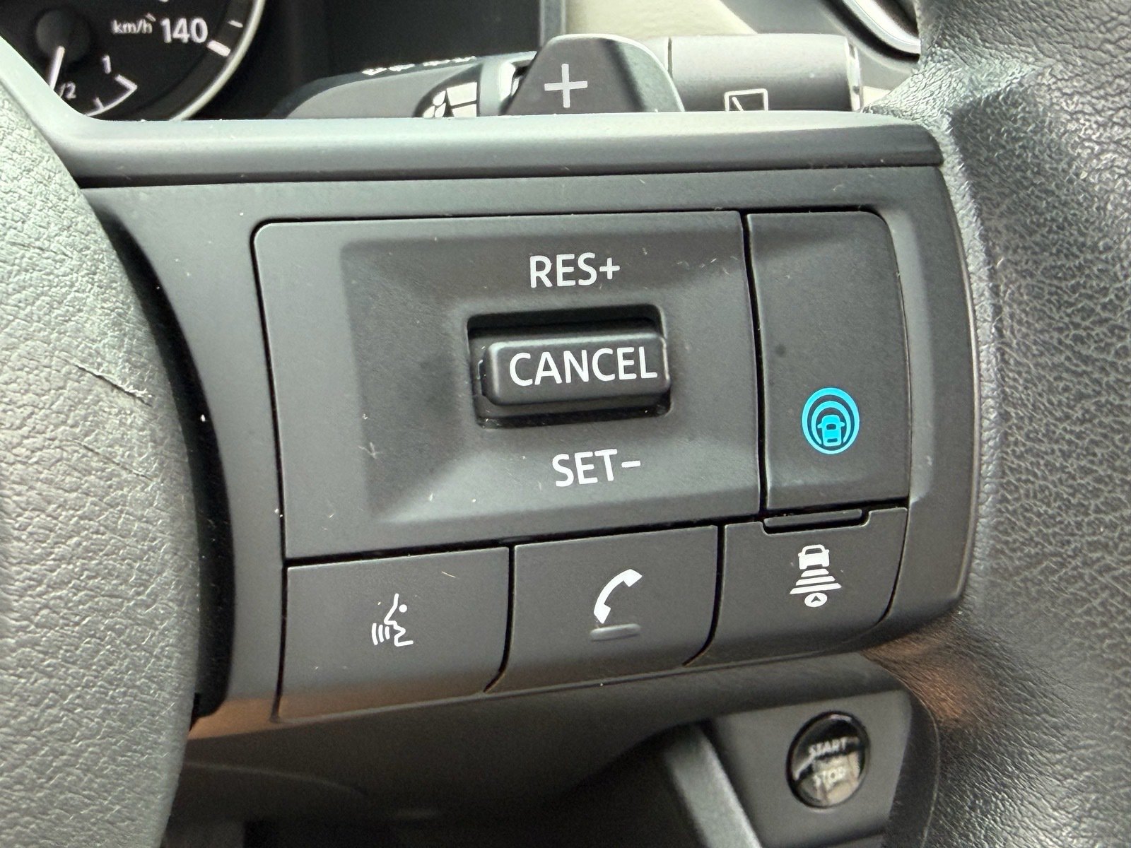 Used 2024 Nissan Rogue SV FWD image 27