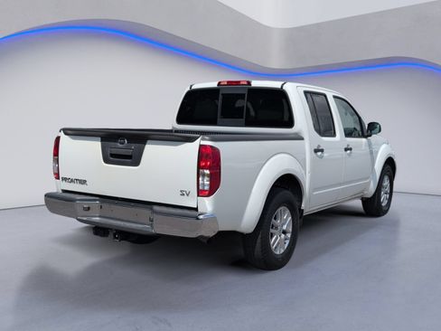 Used 2016 Nissan Frontier SV RWD image 3