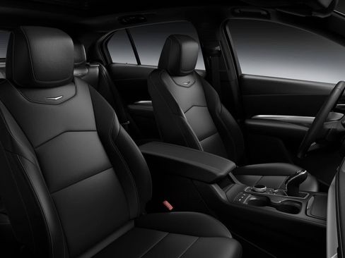 New 2025 Cadillac XT4 Premium Luxury w/ Cold Weather Package image 32