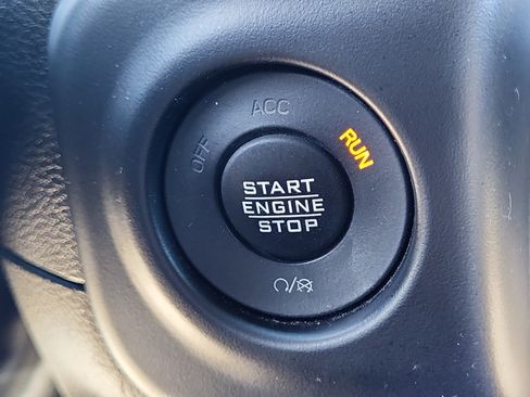 Used 2022 Jeep Wrangler Unlimited Sport image 17