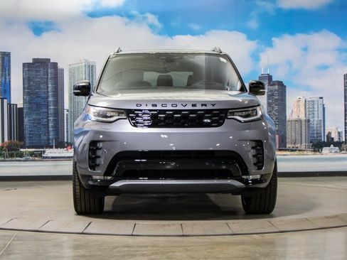 Certified 2025 Land Rover Discovery Dynamic SE image 3