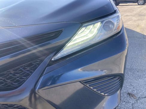 Used 2019 Toyota Camry XSE image 10