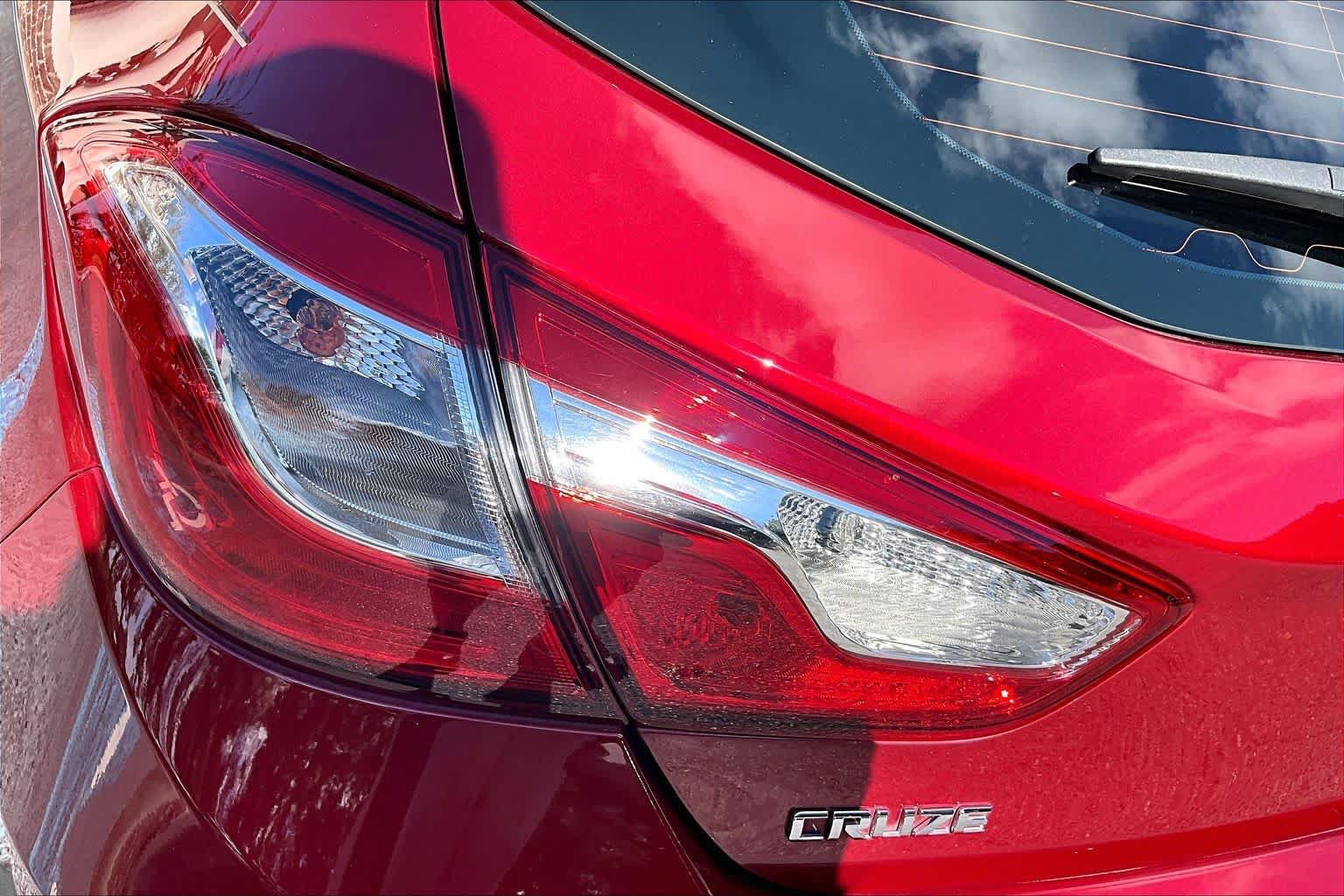 Used 2017 Chevrolet Cruze Premier FWD image 29