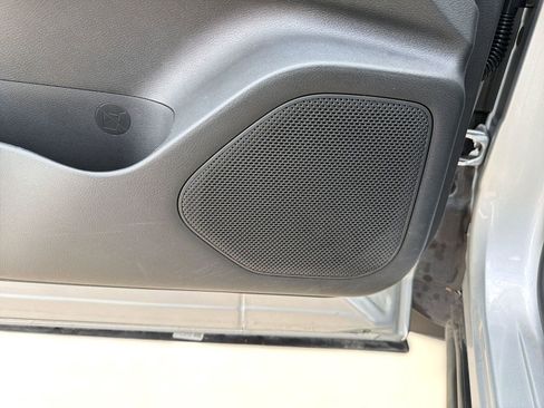 Used 2023 Nissan Rogue SV image 22