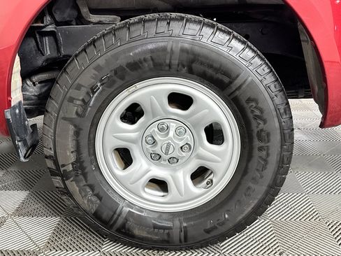 Used 2018 Nissan Frontier S RWD image 34