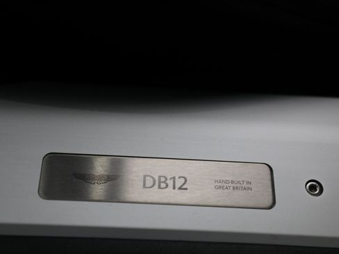 Used 2024 Aston Martin DB12 Convertible image 32