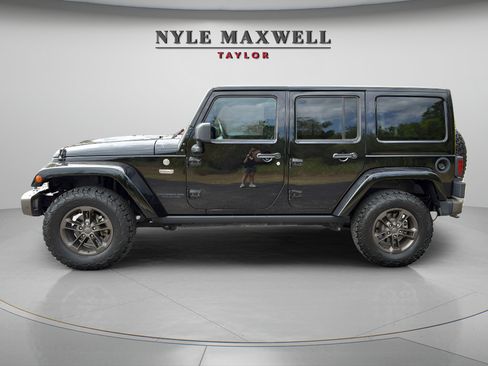 Used 2016 Jeep Wrangler Unlimited Sahara AWD/4WD image 10