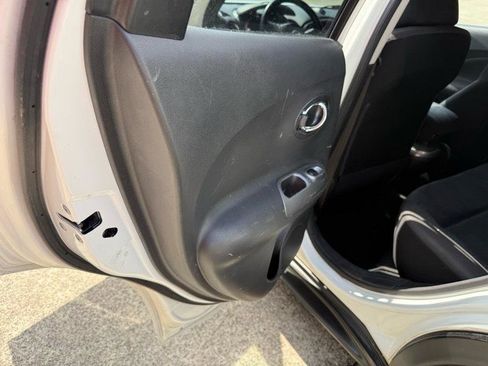 Used 2015 Nissan Juke SV FWD image 25