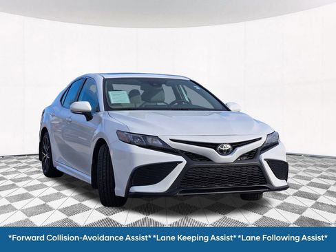 Used 2024 Toyota Camry SE image 6