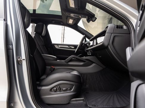 New 2026 Porsche Cayenne image 44