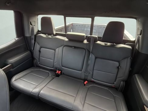 Used 2020 Chevrolet Silverado 1500 RST w/ Texas Edition AWD/4WD image 11