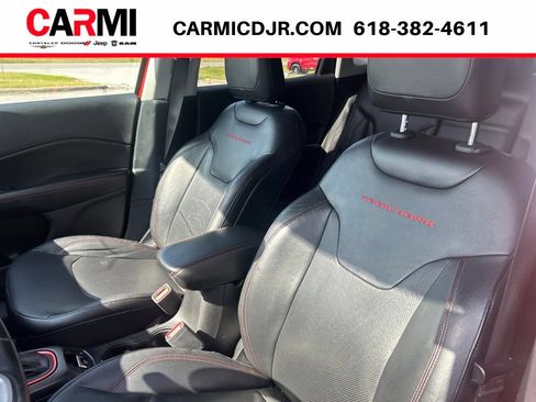 Used 2018 Jeep Compass Trailhawk w/ Leather Interior Group AWD/4WD image 10