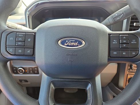 New 2026 Ford F250 XLT w/ XLT Premium Package AWD/4WD image 30