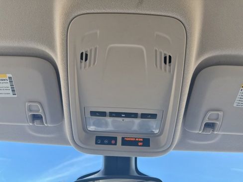 Used 2018 Chevrolet Cruze Premier w/ Enhanced Convenience Package image 27