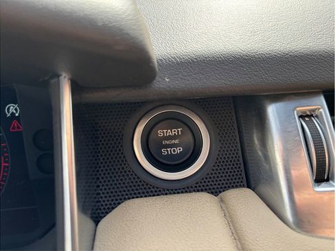 Used 2020 Land Rover Range Rover Sport SE image 31