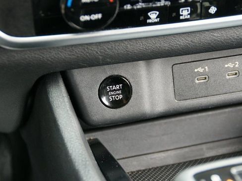 Used 2024 Nissan Rogue SV image 23