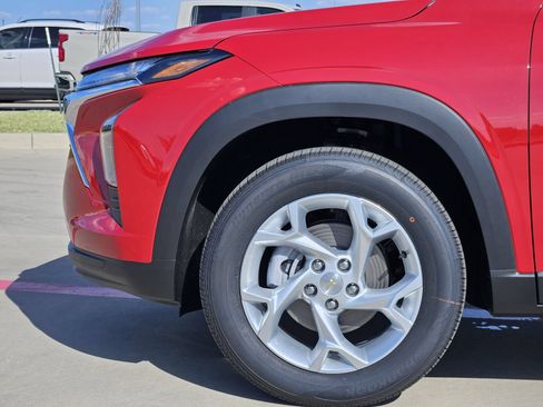 New 2026 Chevrolet Trax LS w/ LS Convenience Package FWD image 11