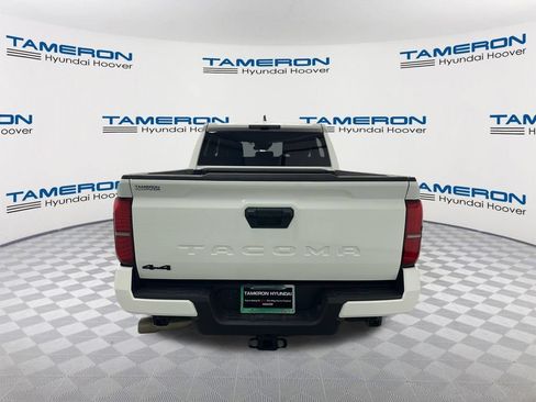 Used 2025 Toyota Tacoma TRD Off-Road AWD/4WD image 4