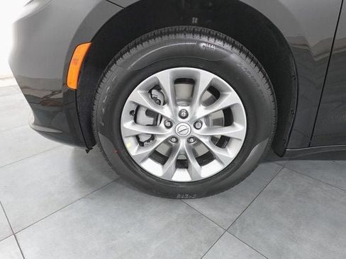 New 2026 Chrysler Pacifica Select image 28