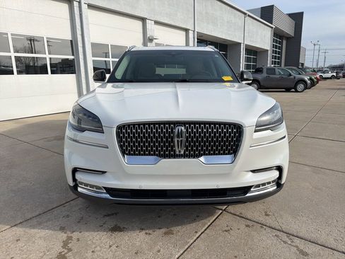 Used 2020 Lincoln Aviator Reserve w/ Equipment Group 201A image 2