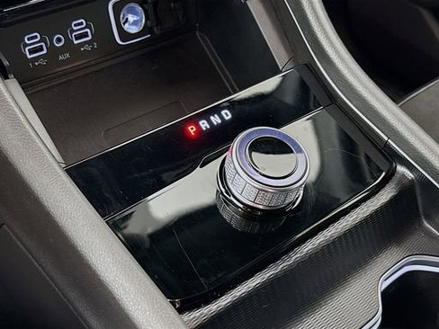 Used 2024 Jeep Grand Cherokee L Laredo image 16