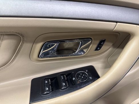 Used 2014 Ford Taurus SE image 27