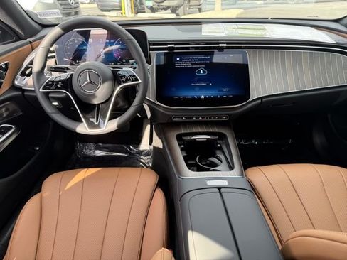 New 2026 Mercedes-Benz E 350 4MATIC Sedan image 21