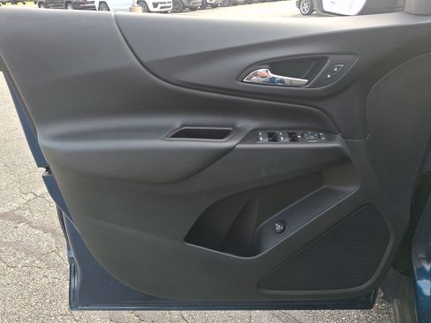 Used 2019 Chevrolet Equinox LT AWD/4WD image 12