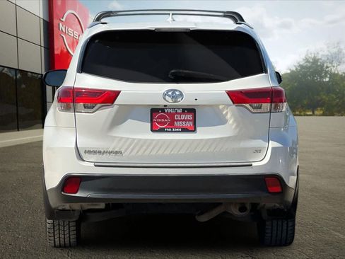 Used 2018 Toyota Highlander SE FWD image 8