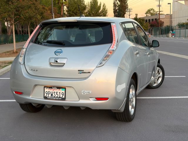 Used 2015 Nissan Leaf SV w/ Premium Package FWD image 13