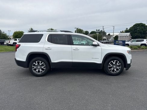 Used 2023 GMC Acadia SLT FWD image 3