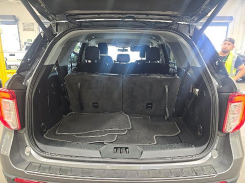 Used 2023 Ford Explorer XLT w/ Equipment Group 202A RWD image 15