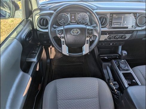 Used 2022 Toyota Tacoma SR5 w/ Technology Package image 8