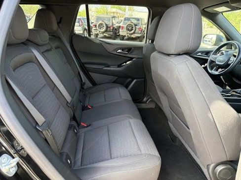 Used 2025 Chevrolet Equinox LT AWD/4WD image 19