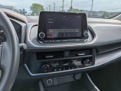 Certified 2023 Nissan Rogue SV AWD/4WD image 19