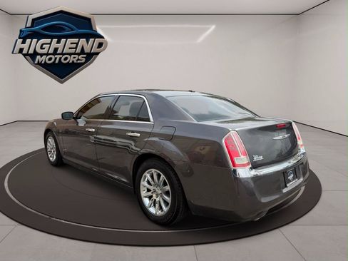 Used 2014 Chrysler 300 C RWD image 6