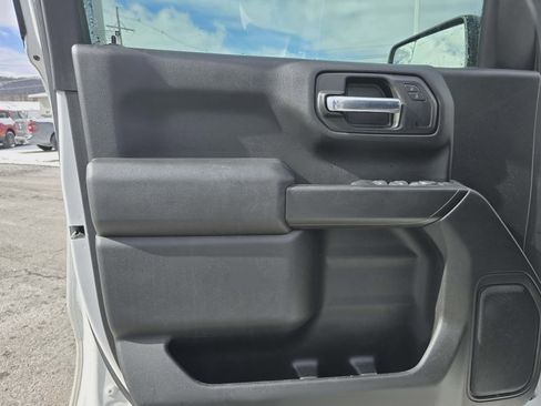 Used 2020 Chevrolet Silverado 1500 Custom w/ Custom Value Package image 16