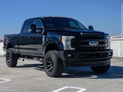 Used 2017 Ford F250 Lariat w/ Lariat Ultimate Package image 7