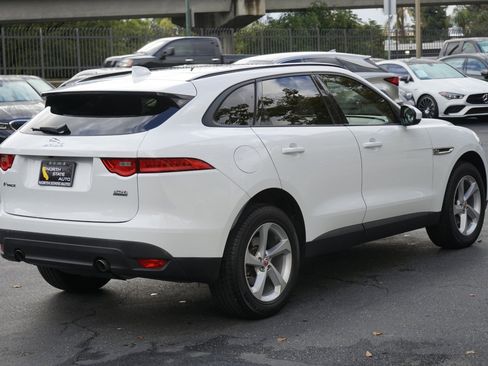Used 2018 Jaguar F-PACE Premium image 7