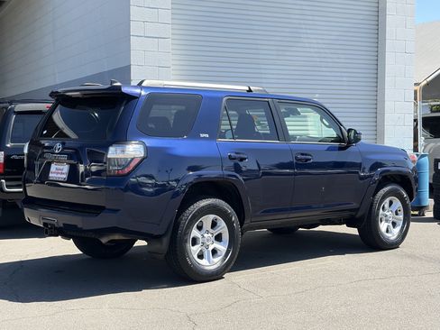 Certified 2024 Toyota 4Runner SR5 AWD/4WD image 3